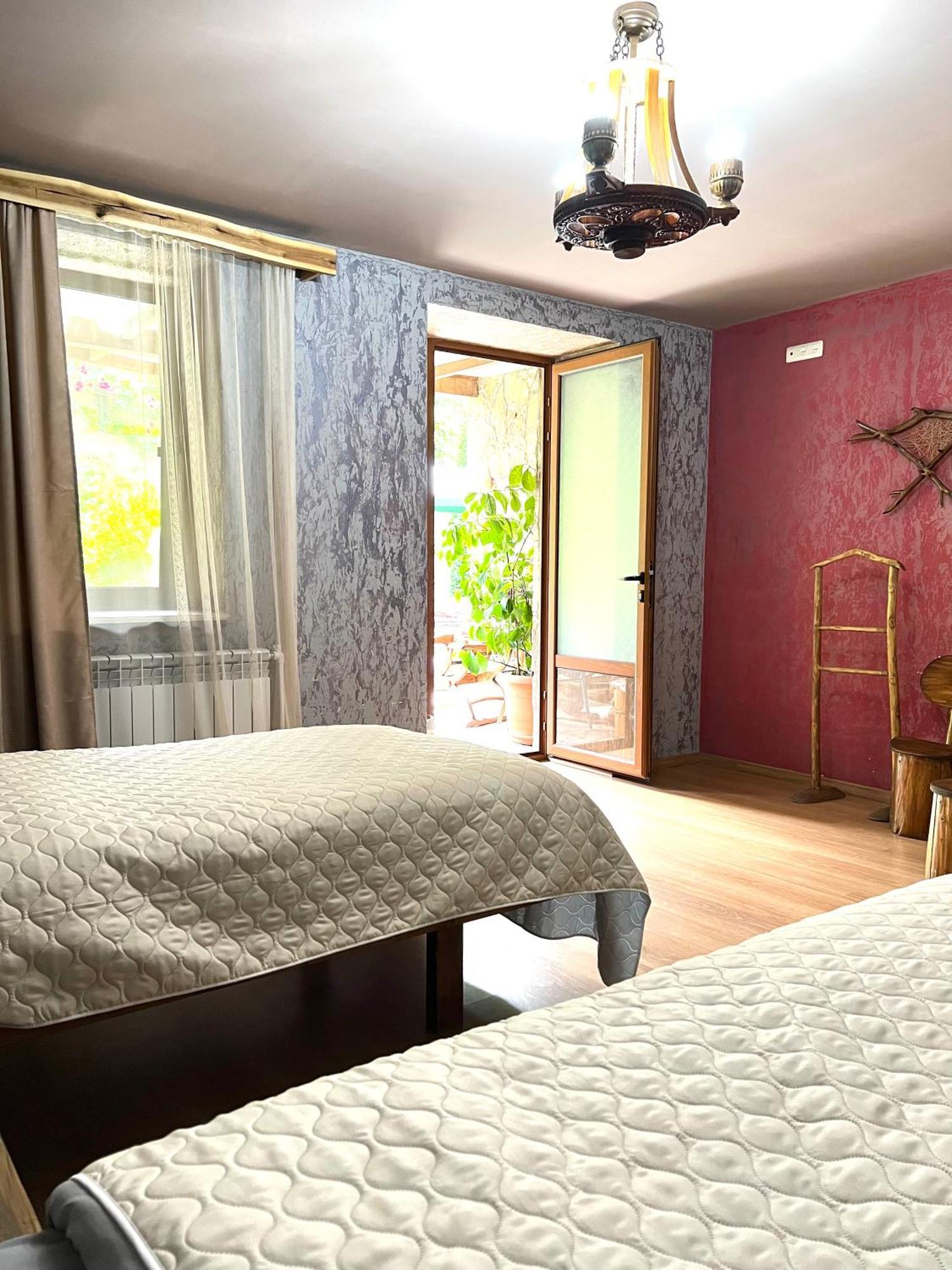 ARTSIV Guesthouse Dilijan Eksteriør billede
